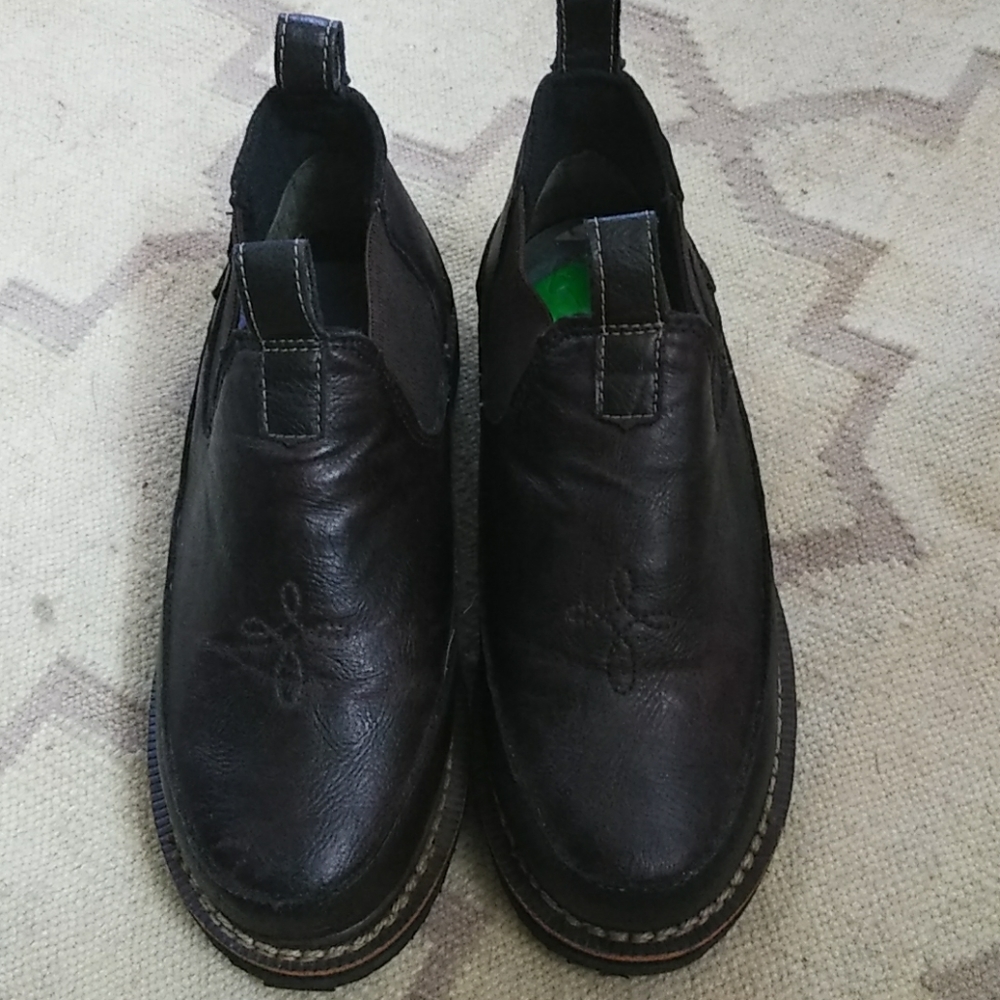 Hiking slip on boots